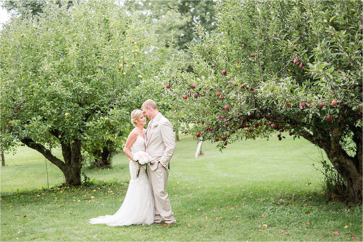 a-neutral-farm-wedding-at-pickwick-place_0079