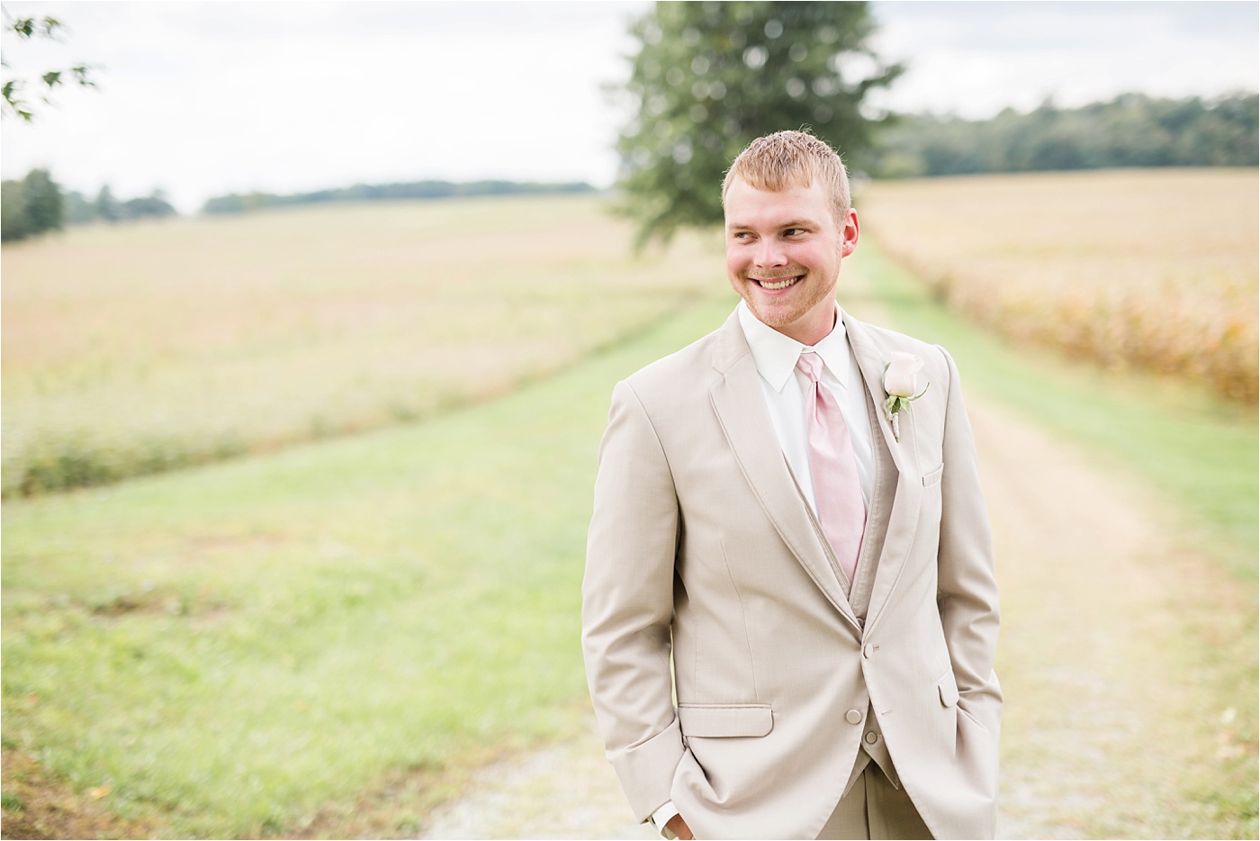 a-neutral-farm-wedding-at-pickwick-place_0090
