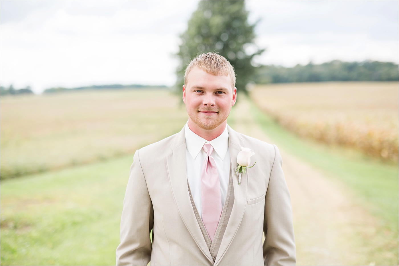 a-neutral-farm-wedding-at-pickwick-place_0093