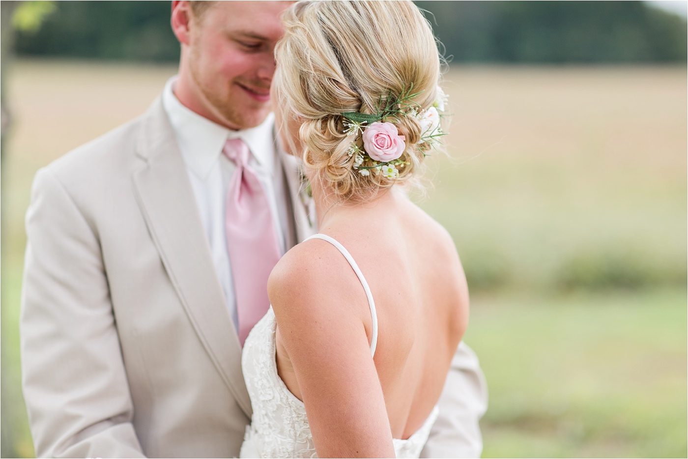 a-neutral-farm-wedding-at-pickwick-place_0096