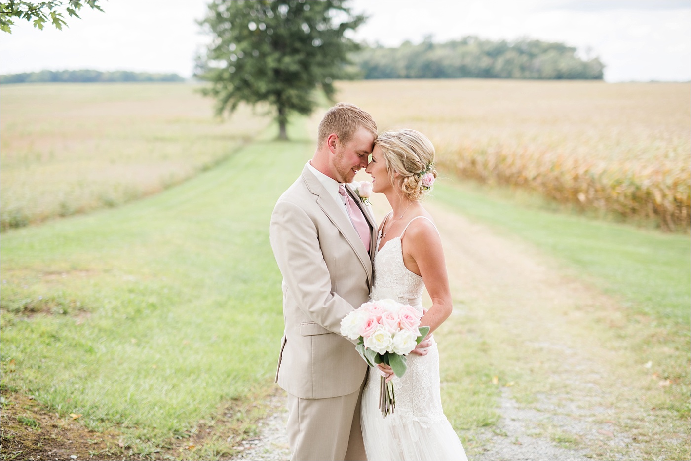 a-neutral-farm-wedding-at-pickwick-place_0098