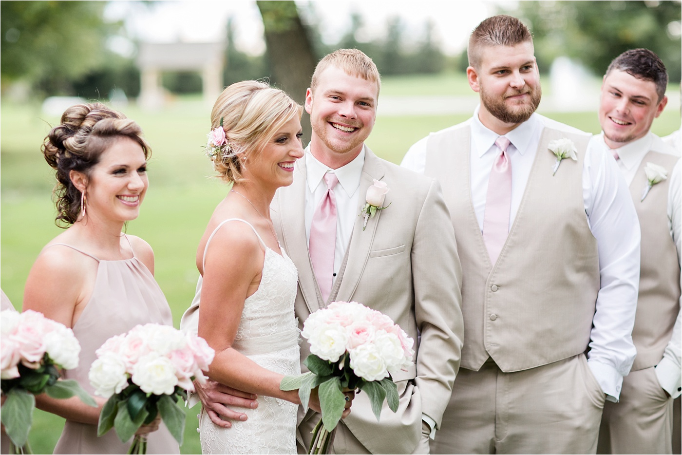 a-neutral-farm-wedding-at-pickwick-place_0107