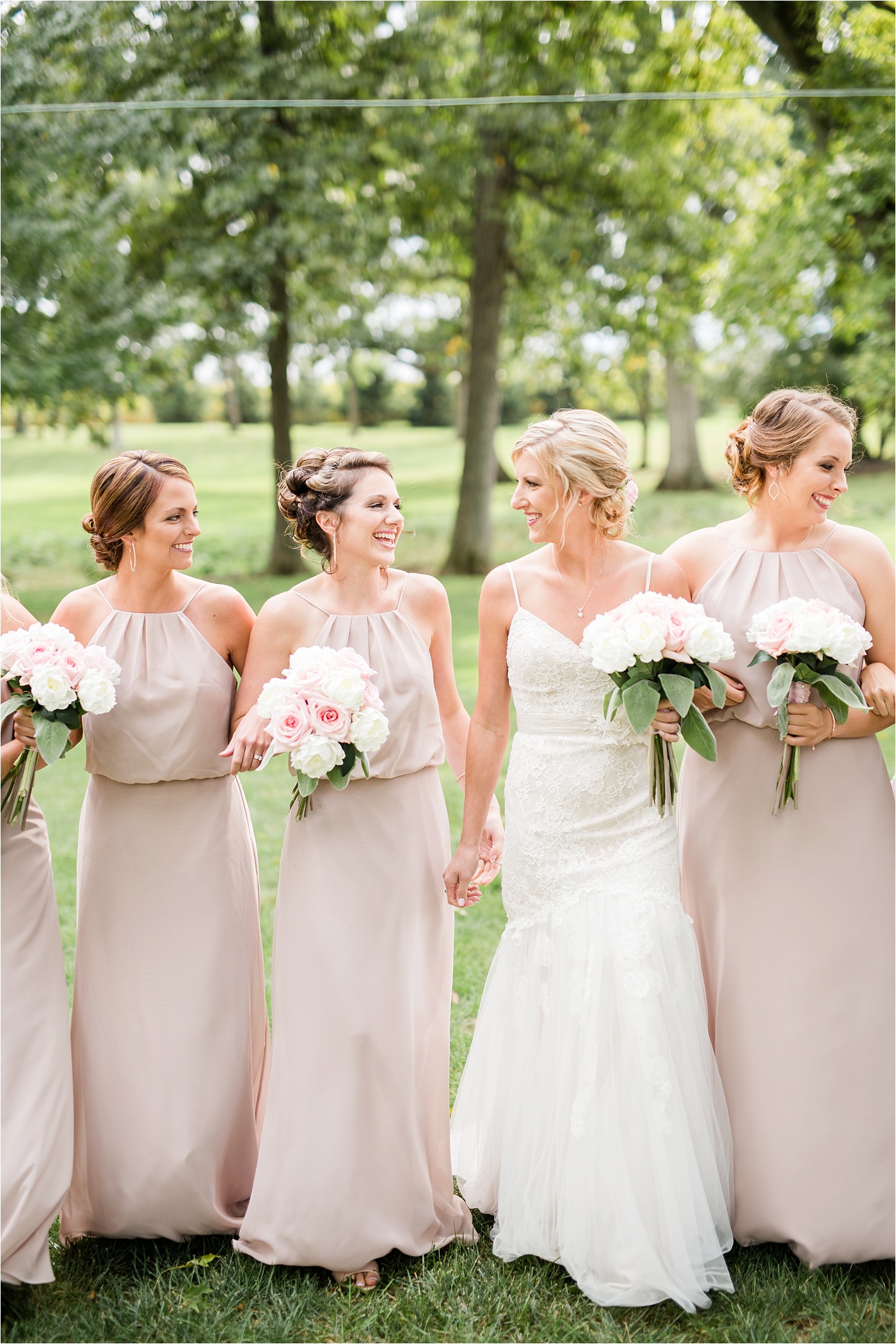 a-neutral-farm-wedding-at-pickwick-place_0120