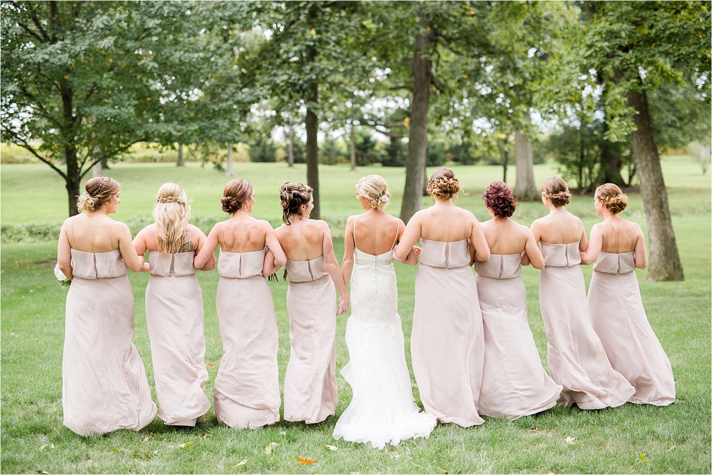 a-neutral-farm-wedding-at-pickwick-place_0124