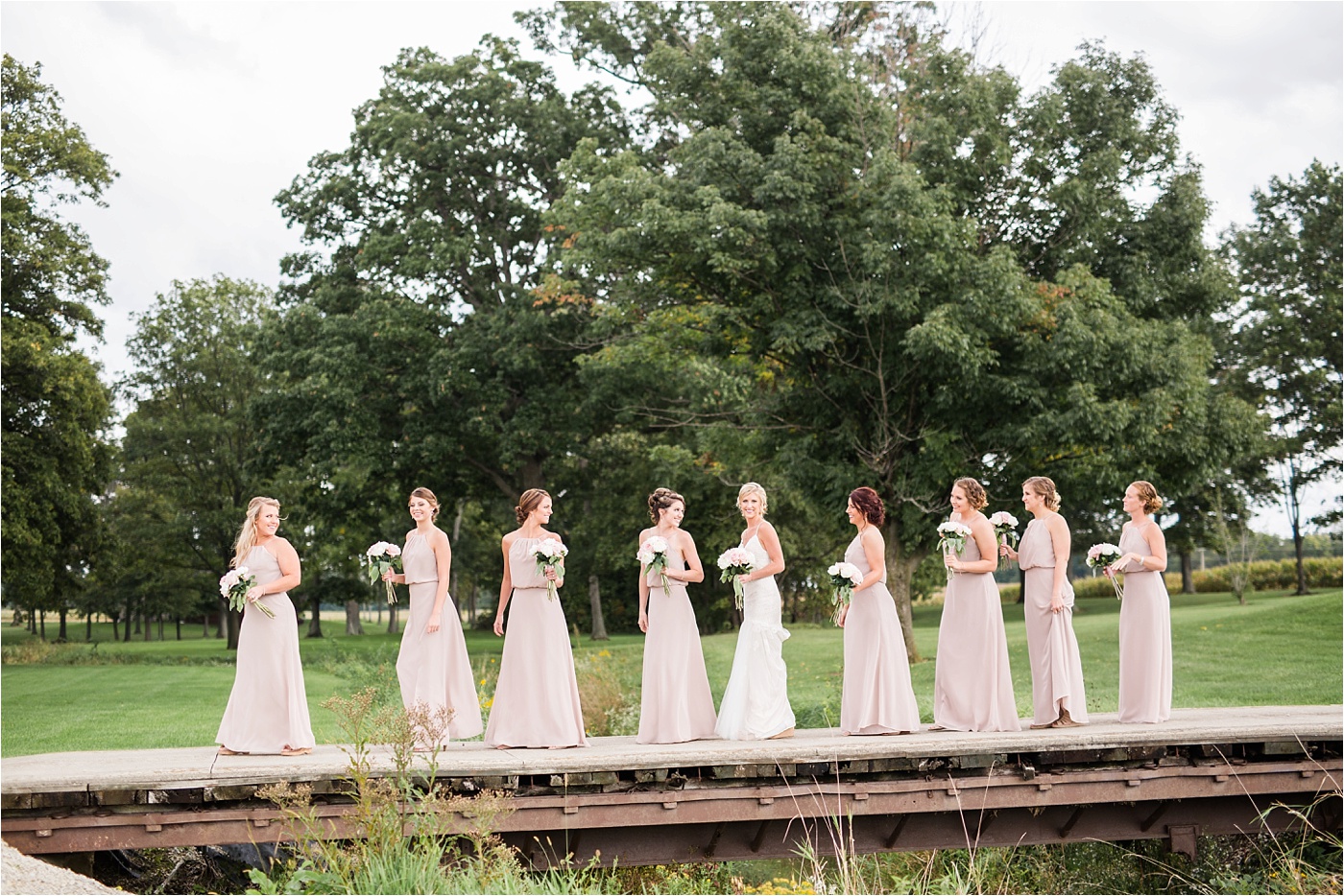 a-neutral-farm-wedding-at-pickwick-place_0130