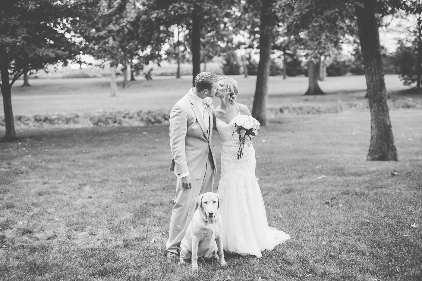 a-neutral-farm-wedding-at-pickwick-place_0135