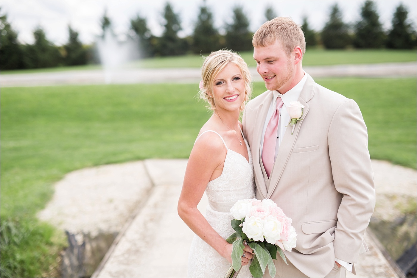 a-neutral-farm-wedding-at-pickwick-place_0148