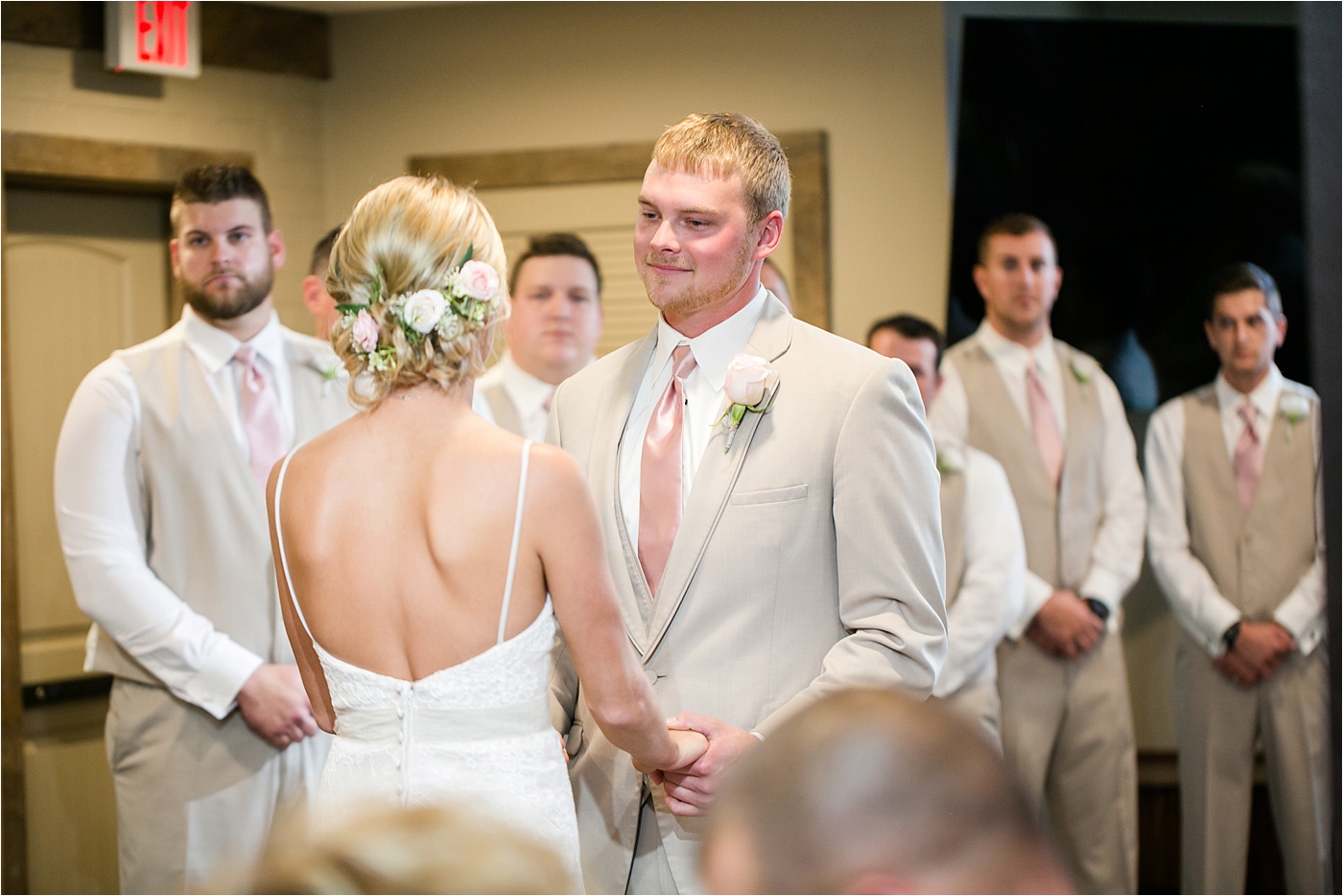 a-neutral-farm-wedding-at-pickwick-place_0160