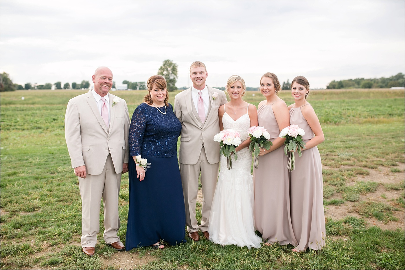 a-neutral-farm-wedding-at-pickwick-place_0168