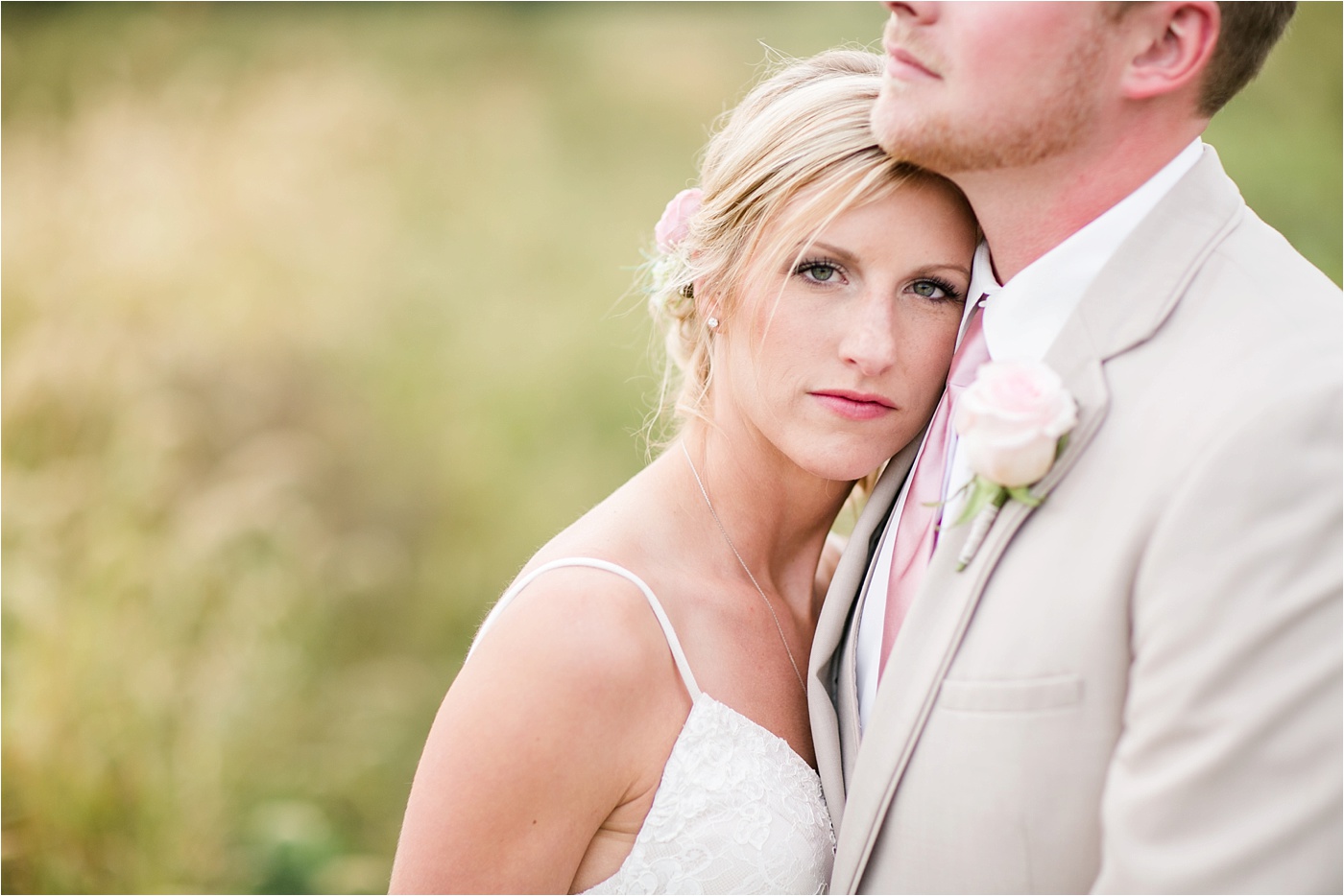 a-neutral-farm-wedding-at-pickwick-place_0181
