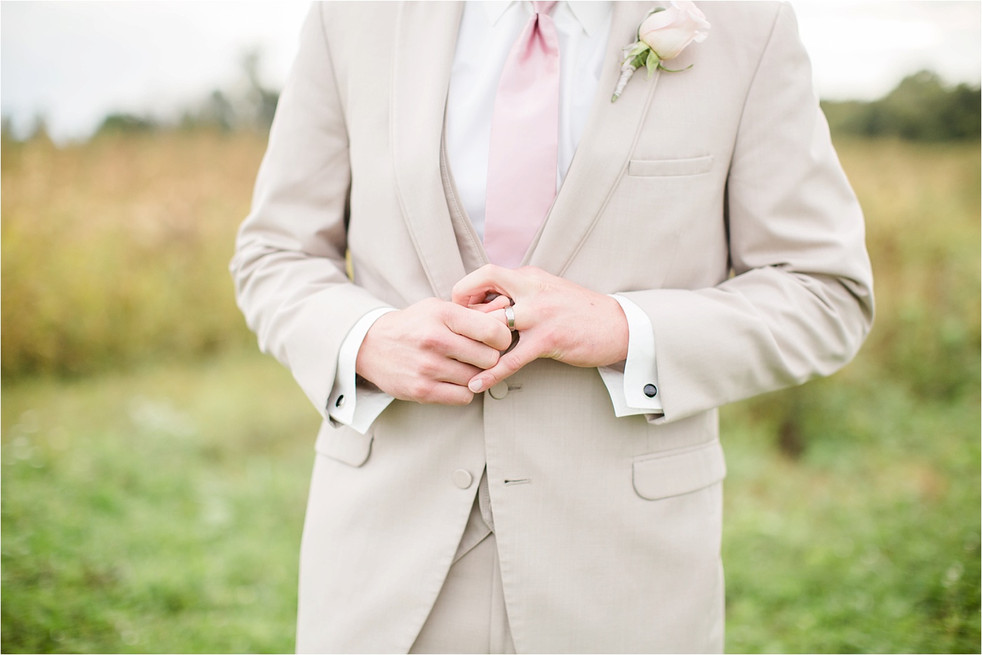 a-neutral-farm-wedding-at-pickwick-place_0185