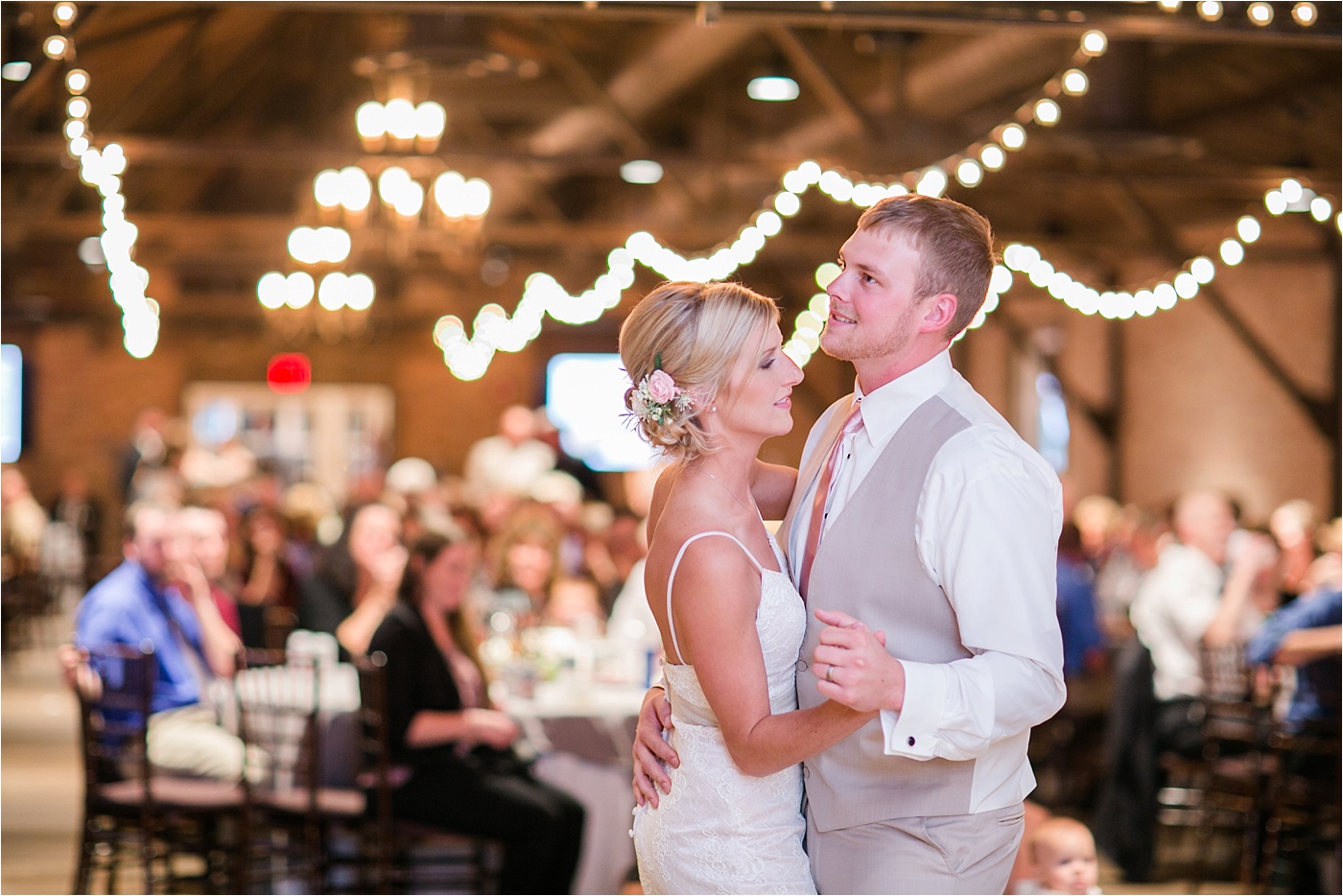 a-neutral-farm-wedding-at-pickwick-place_0205