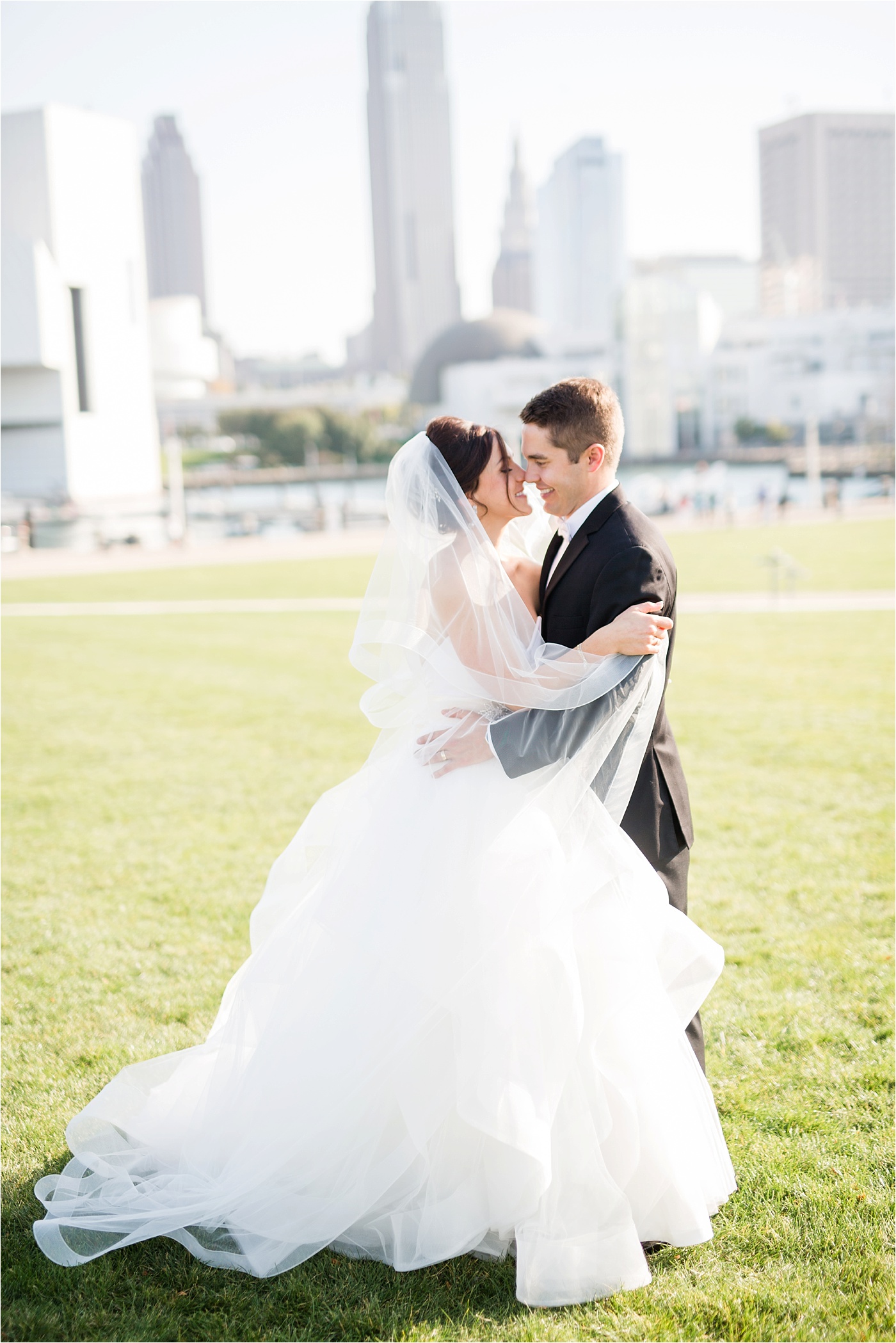 windows-on-the-river-downtown-cleveland-wedding-photos_0097