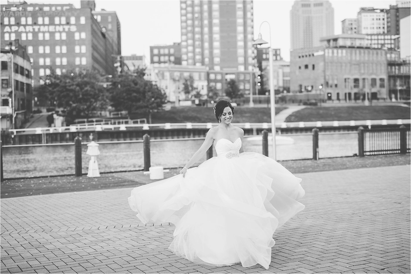 windows-on-the-river-downtown-cleveland-wedding-photos_0173
