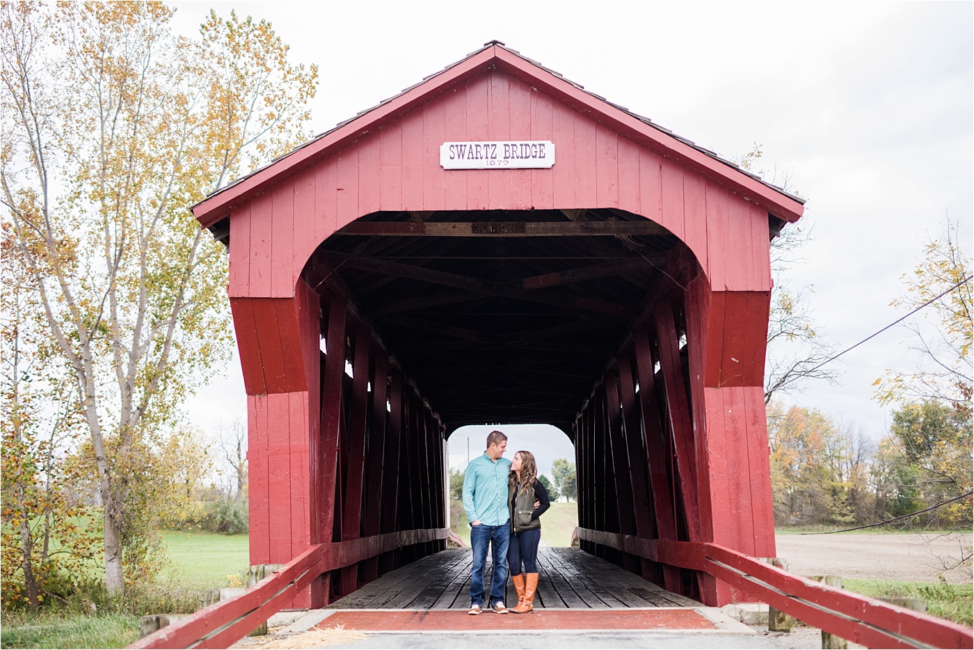 small-town-fall-engagement-photos_0034