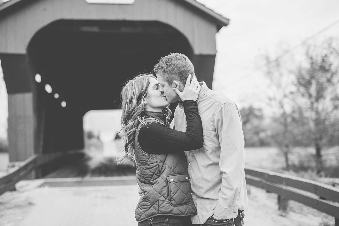 small-town-fall-engagement-photos_0037