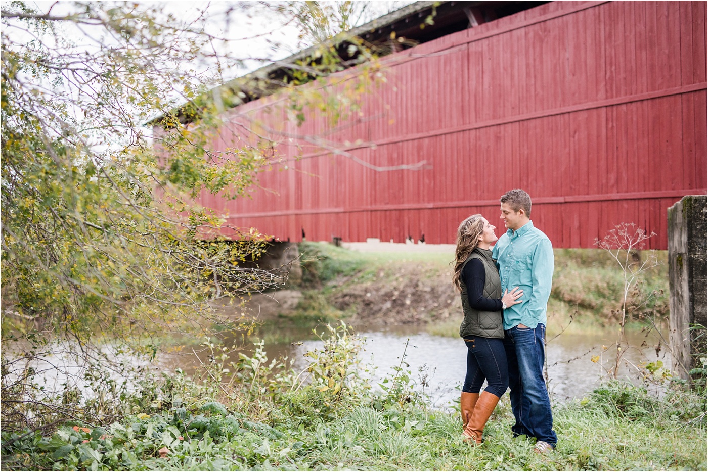 small-town-fall-engagement-photos_0041