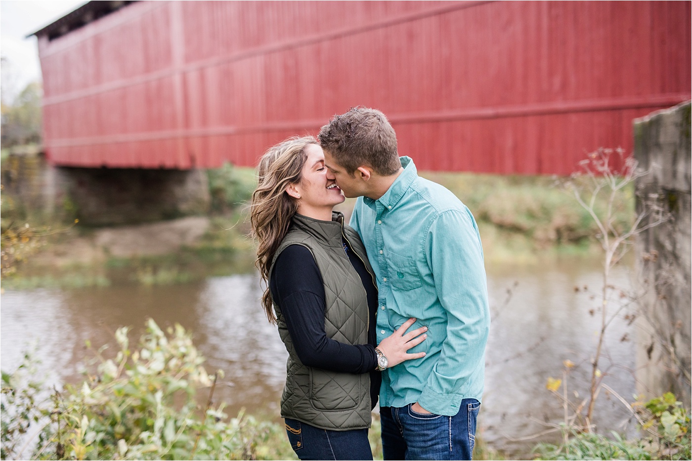 small-town-fall-engagement-photos_0043