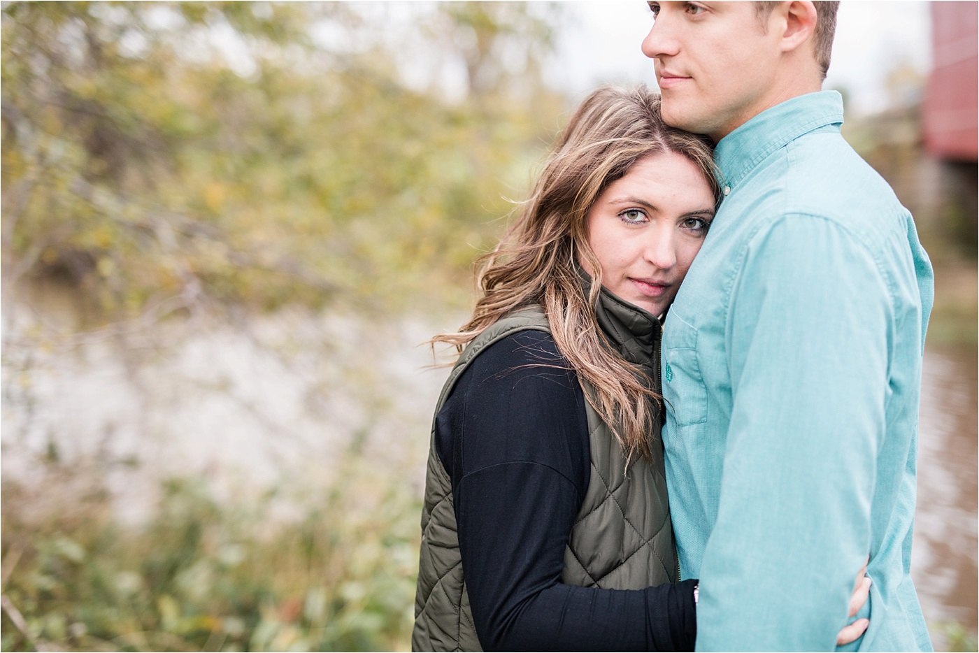 small-town-fall-engagement-photos_0045