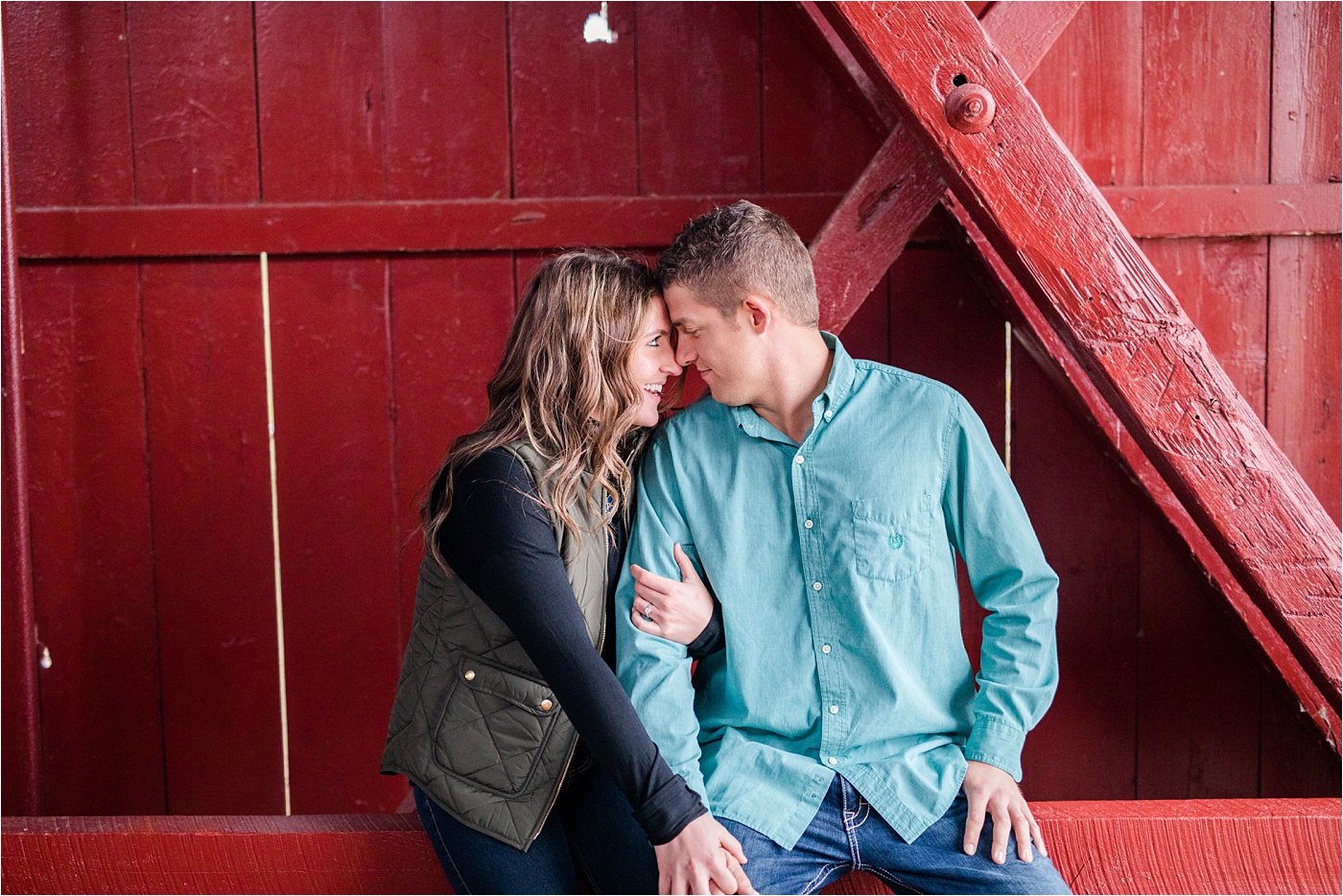 small-town-fall-engagement-photos_0048