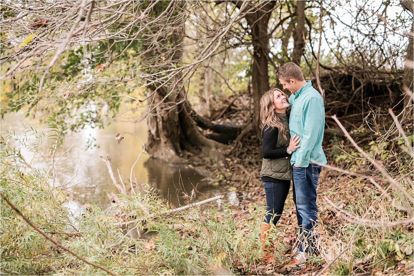 small-town-fall-engagement-photos_0050