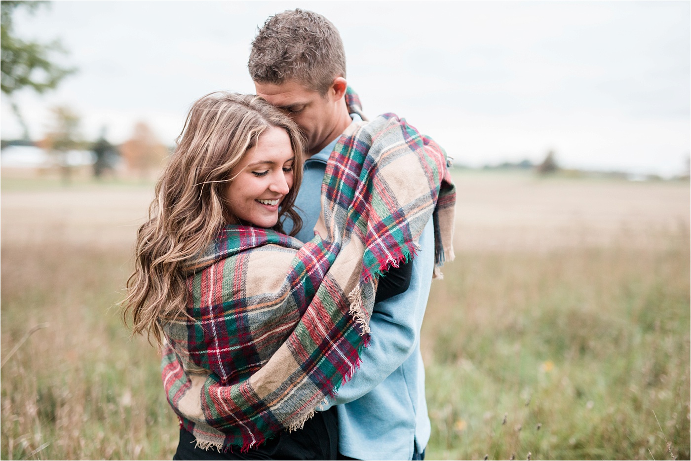 small-town-fall-engagement-photos_0060