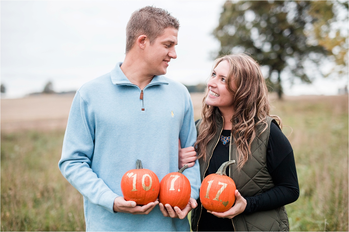 small-town-fall-engagement-photos_0064