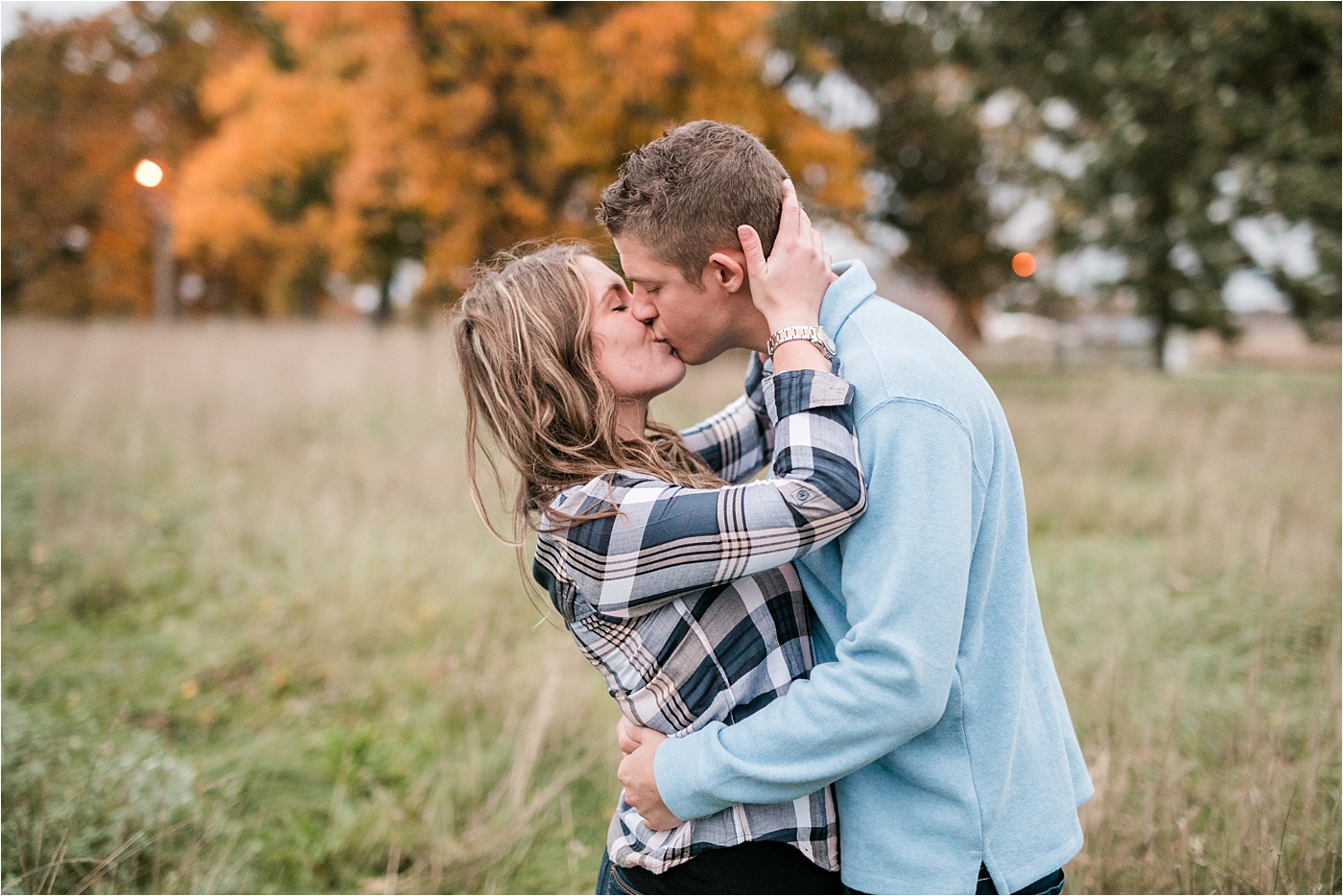 small-town-fall-engagement-photos_0068