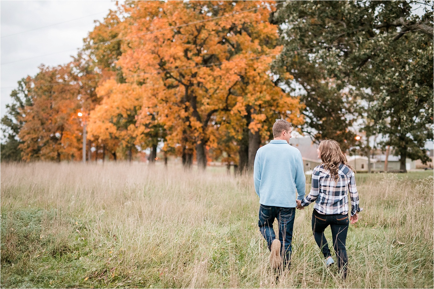 small-town-fall-engagement-photos_0073