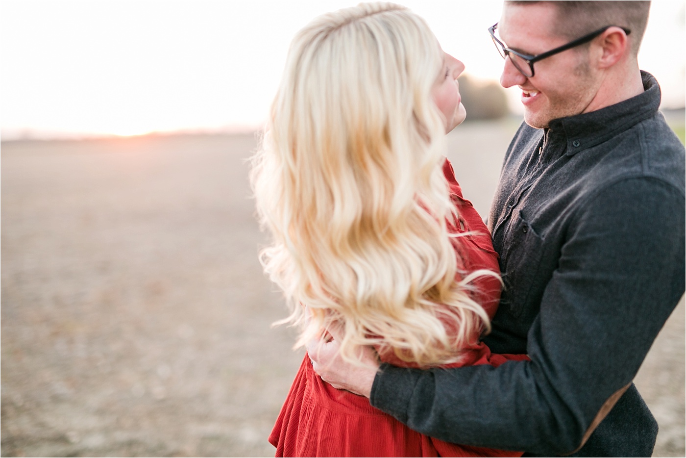 small-town-fall-engagement-photos_0114